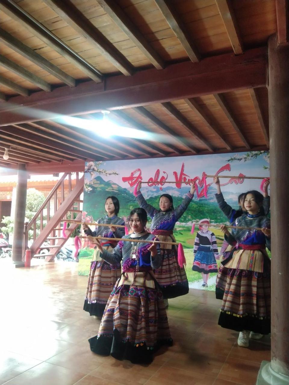 A Lin Homestay Bac Ha ภายนอก รูปภาพ